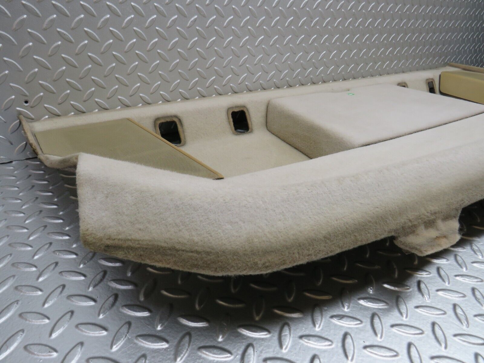 34023 Mercedes-Benz W124 260E Parcel Shelf