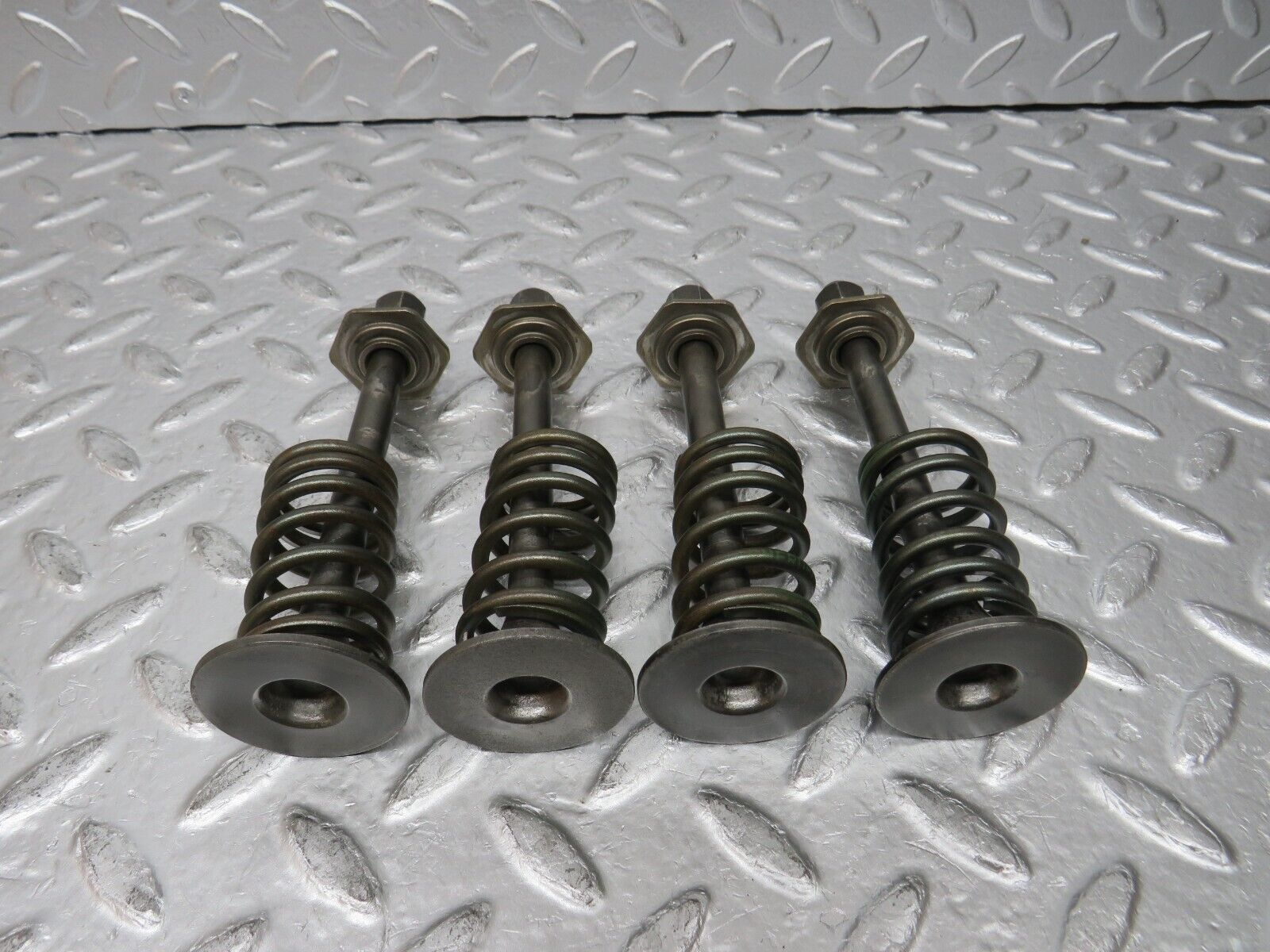 0886 Mercedes-Benz W123 240D Engine Exhaust Valve with Spring