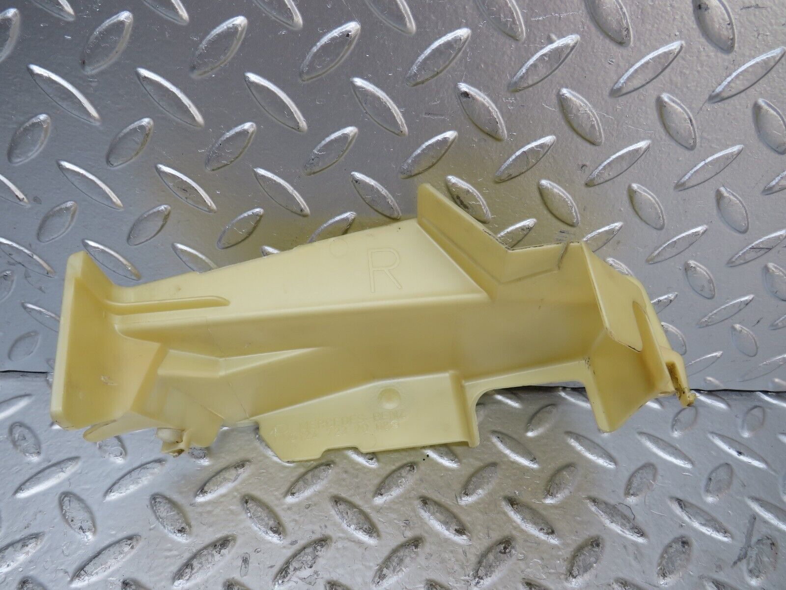 26389 Mercedes-Benz C124 220CE Right Door Lock Mechanism Cover 1247232008