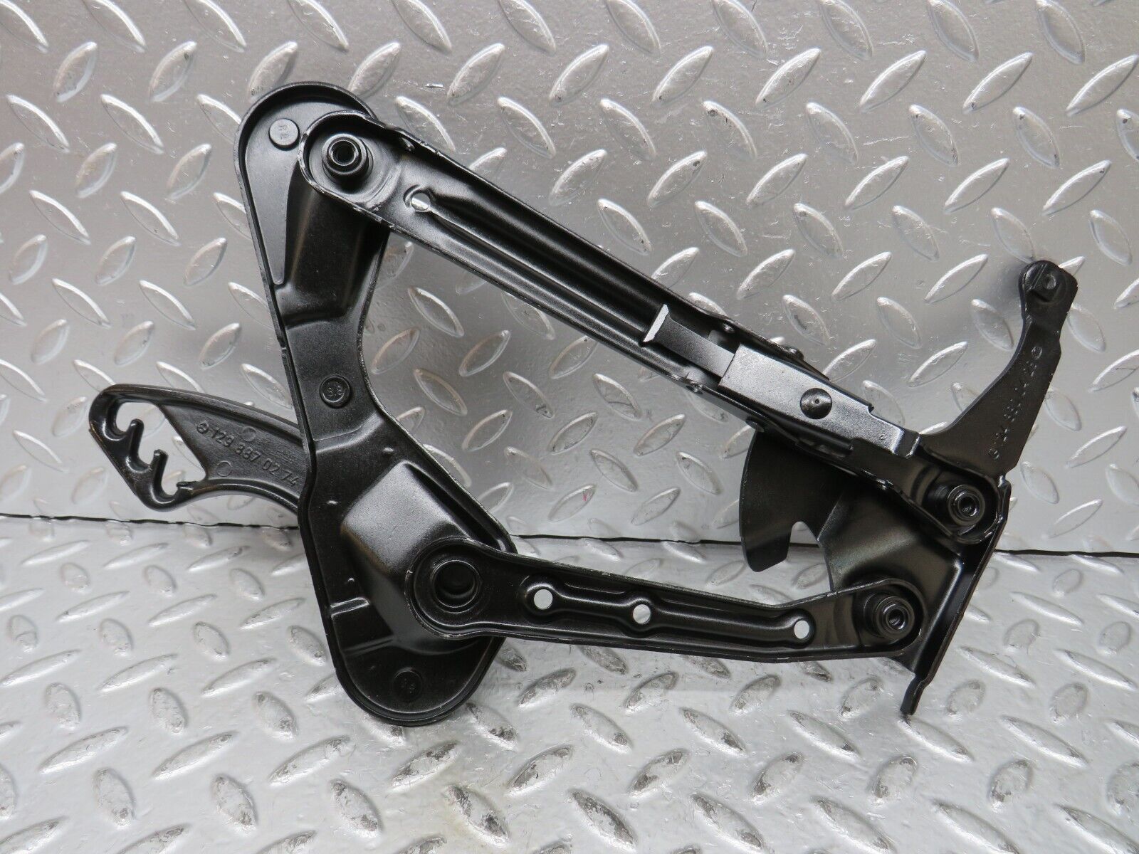 27740 Mercedes-Benz S124 300TE Wagon Bonnet Hinge Right Side 1298870274