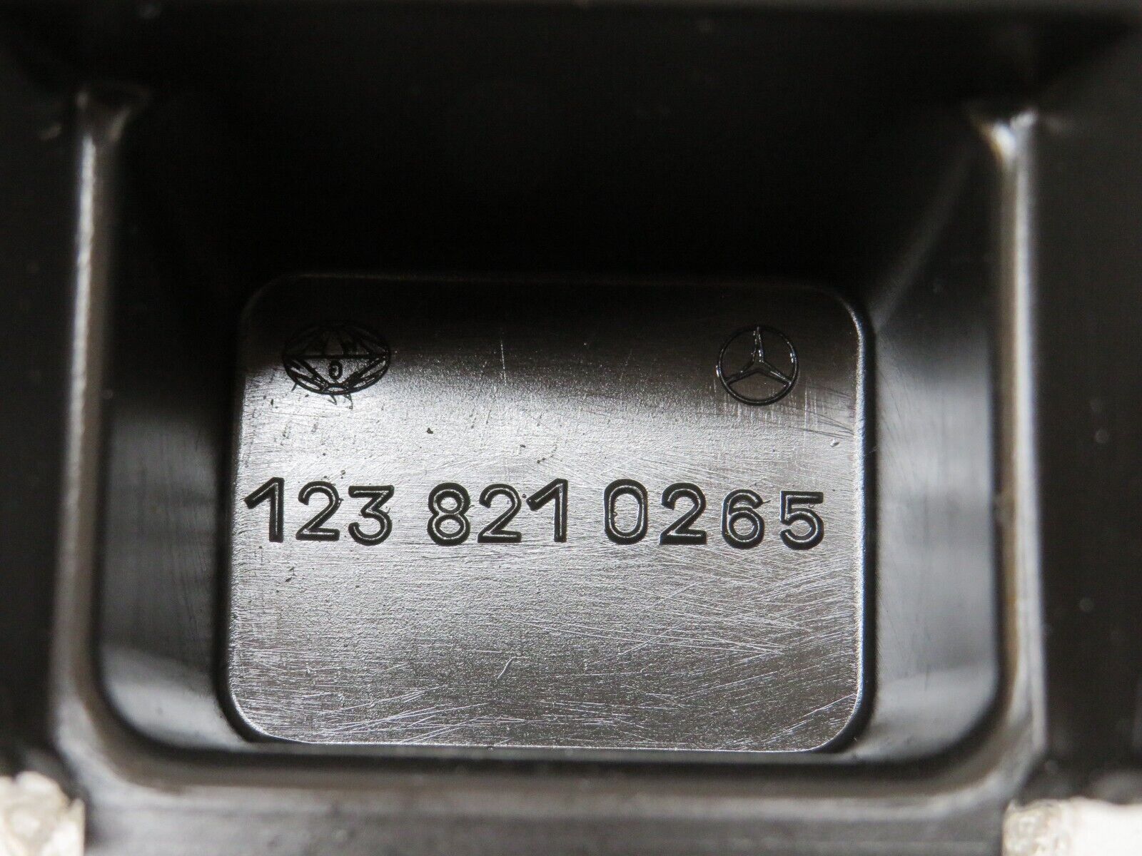 27263 Mercedes-Benz W123 280E Electric Window Switch Bucket 1238210265