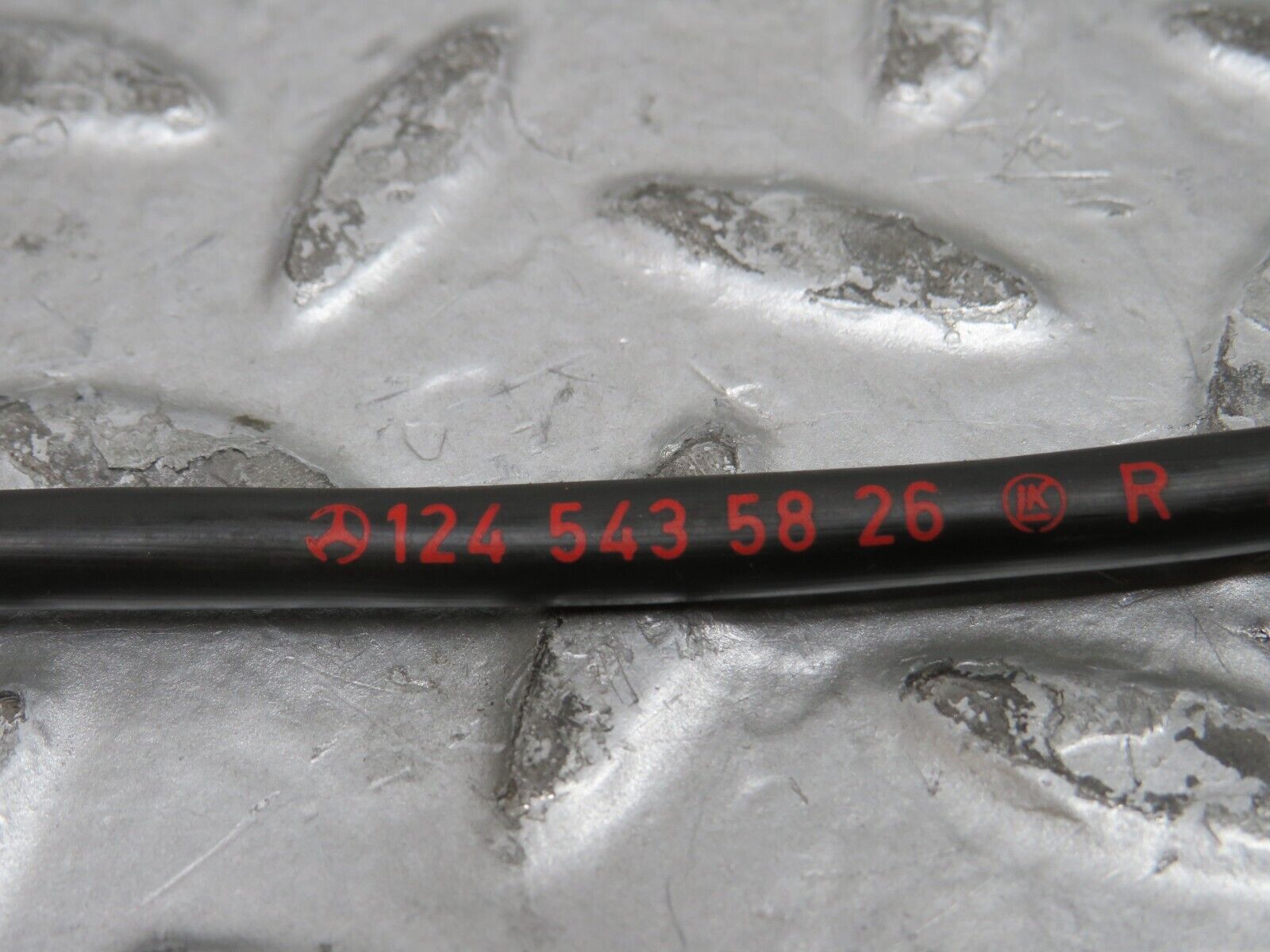 29147 Mercedes-Benz C124 320CE Brake Pad Sensor Wire Right 1245435826 01954553