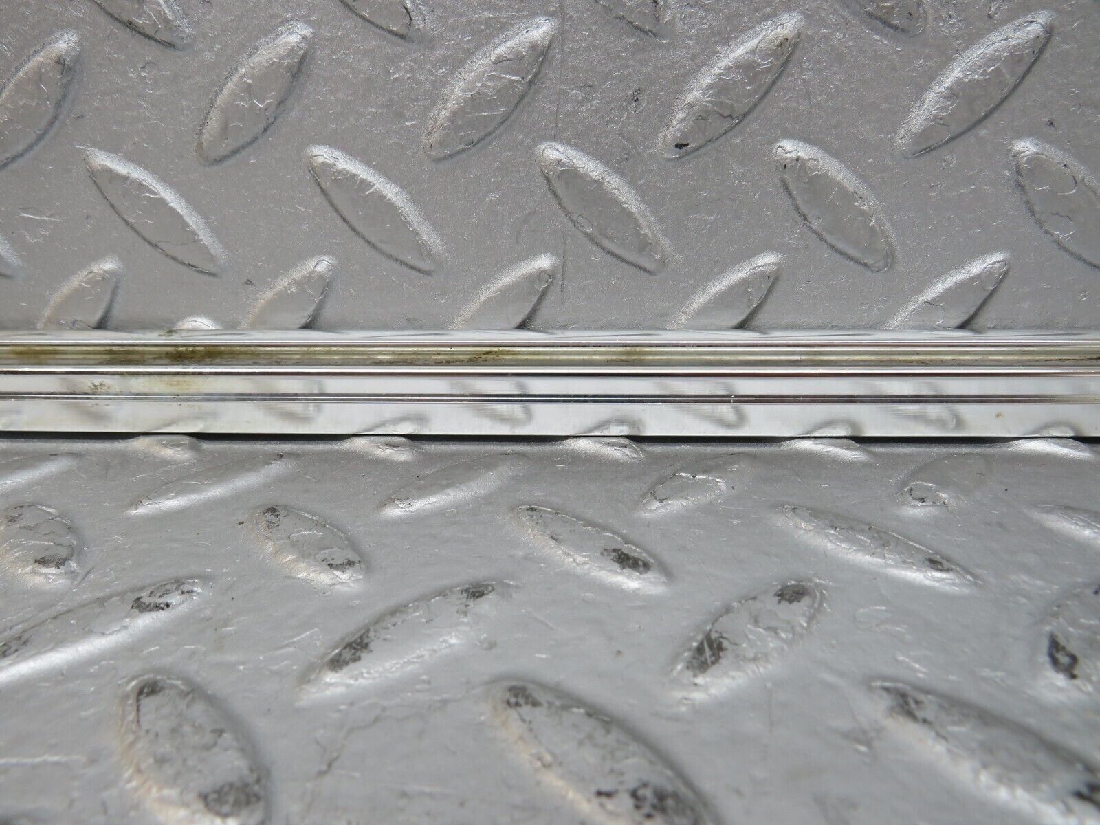 36954 Mercedes-Benz C126 420SEC Coupe Rear Right Interior Window Chrome