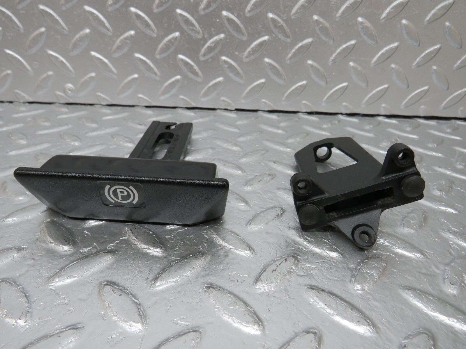 34042 Mercedes-Benz W124 260E Parking Brake Release 1244270120 1244270412