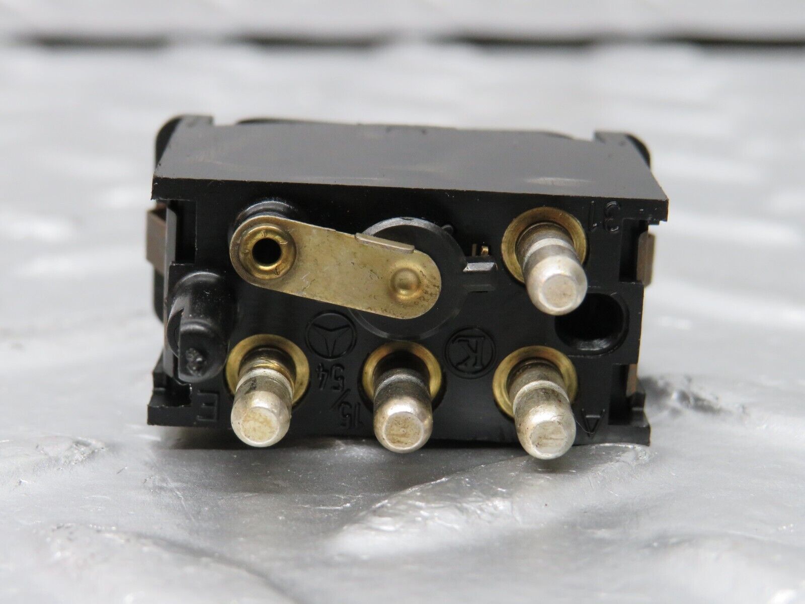 31096 Mercedes-Benz W123 200D Rear Heated Window Switch 0008206110