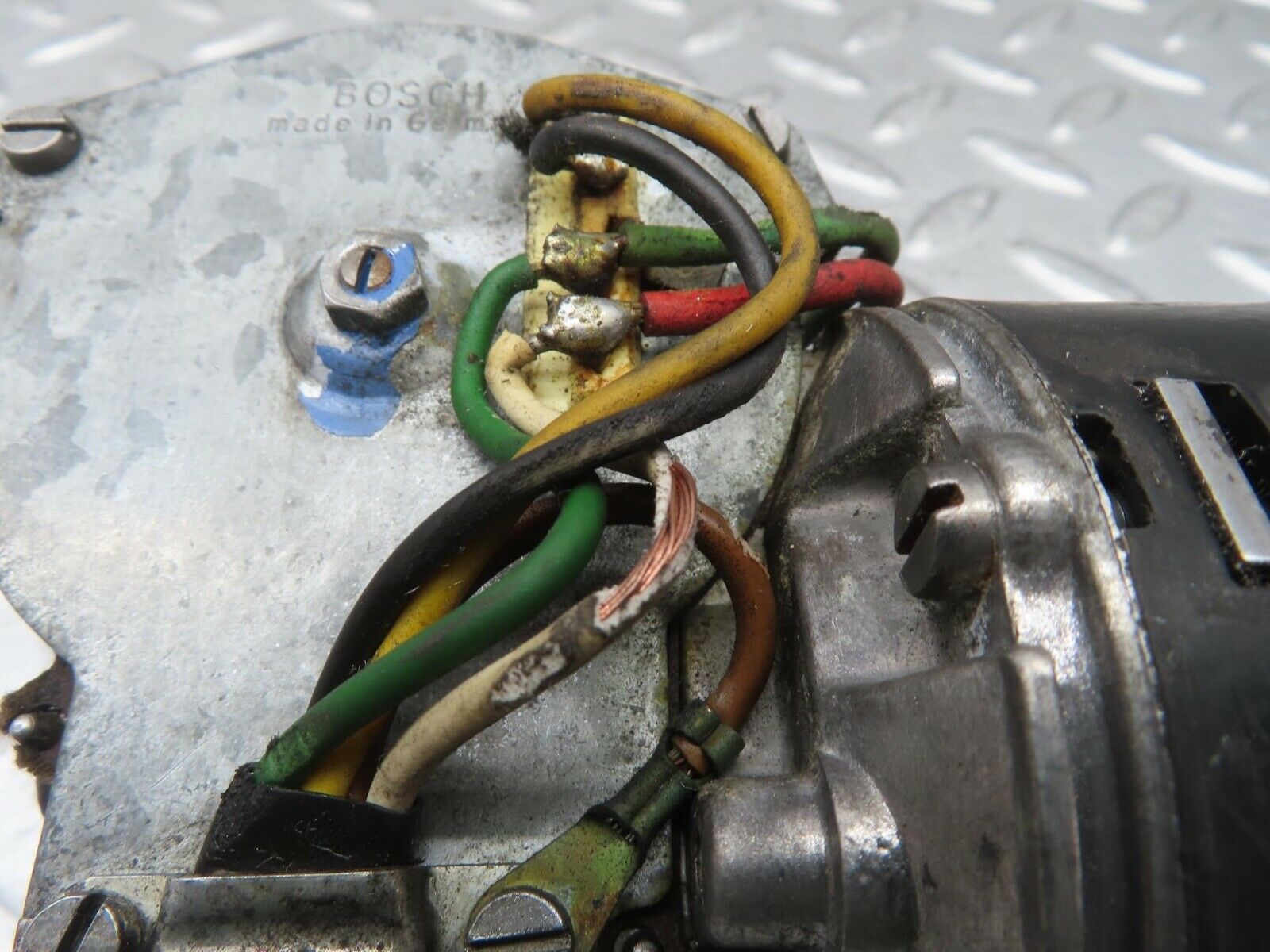 13576 Mercedes-Benz W123 200 Wiper Motor Bosch