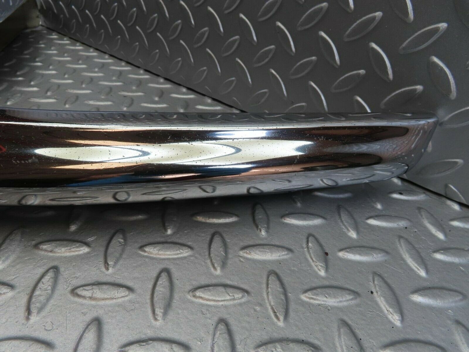 10617 Mercedes-Benz W108 Front Left Upper Bumper Corner