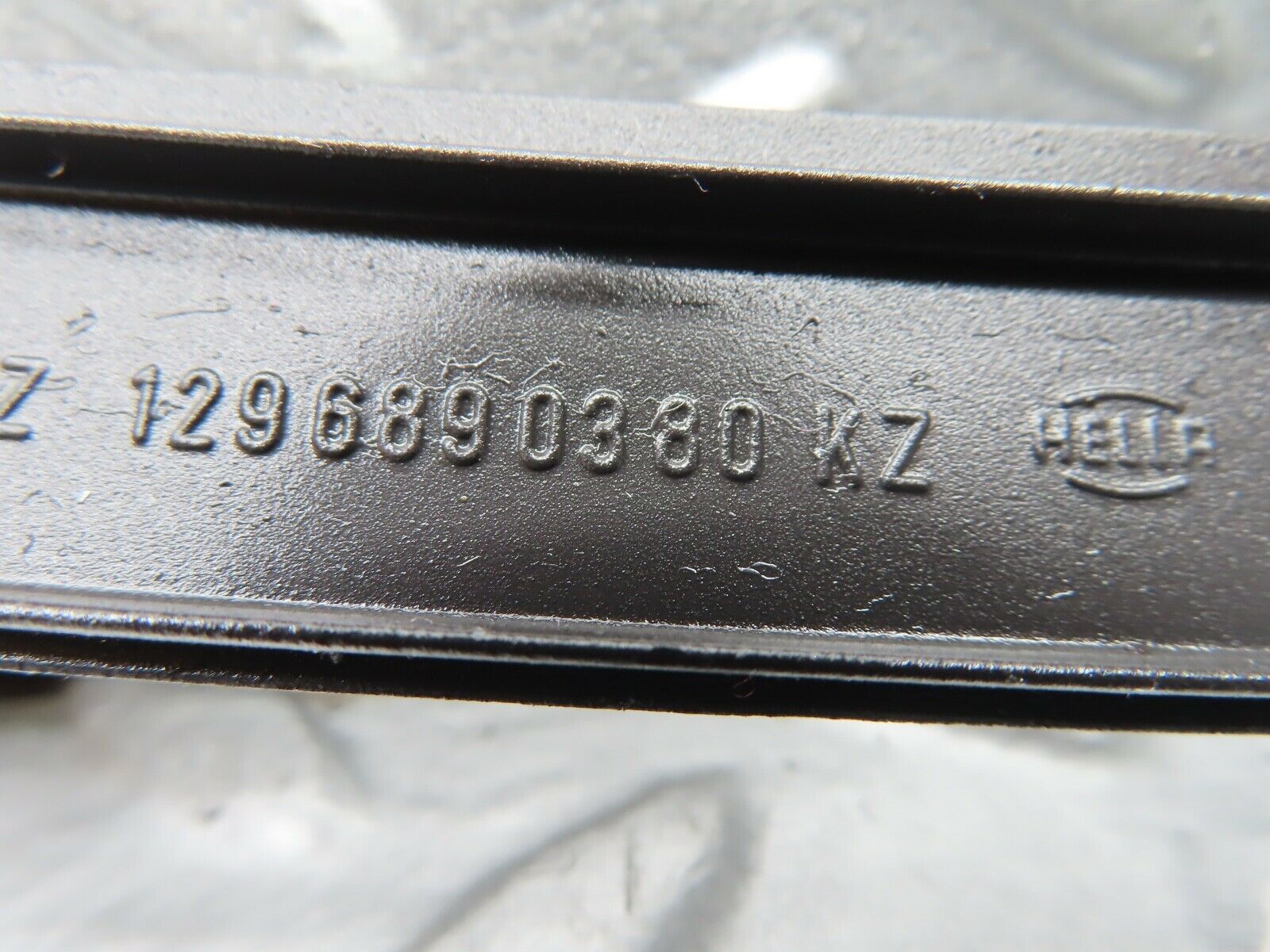 19983 Mercedes-Benz R129 300SL Coupe Windscreen Defroster Air Vent 1296890380