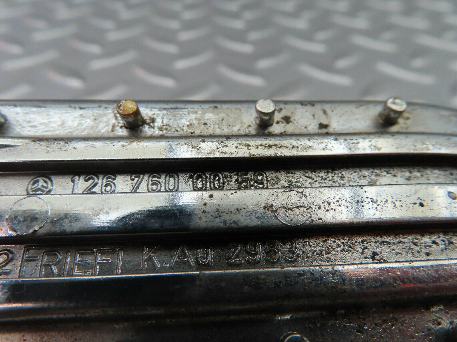 6075 Mercedes-Benz W126 380SE Exterior Door Handle Rear Left 1267600059