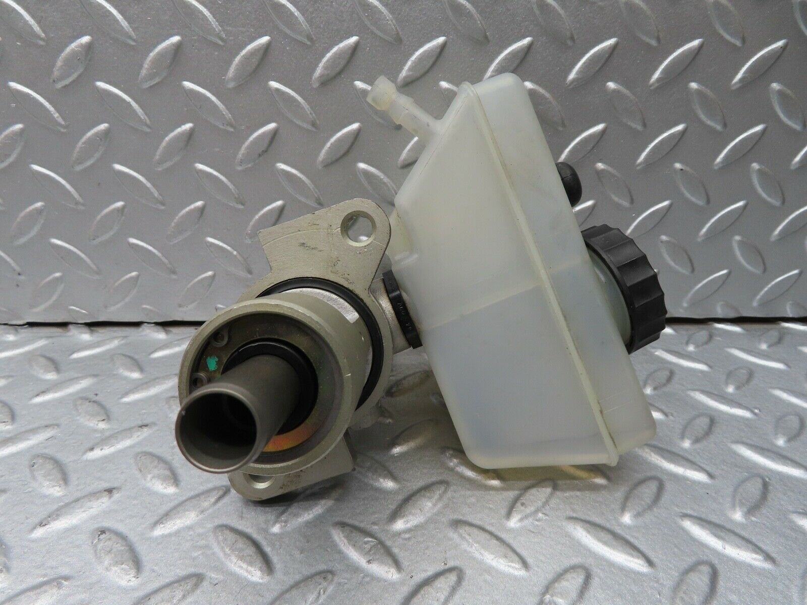 17256 Mercedes-Benz R129 300SL Coupe Brake Master Cylinder With Tank