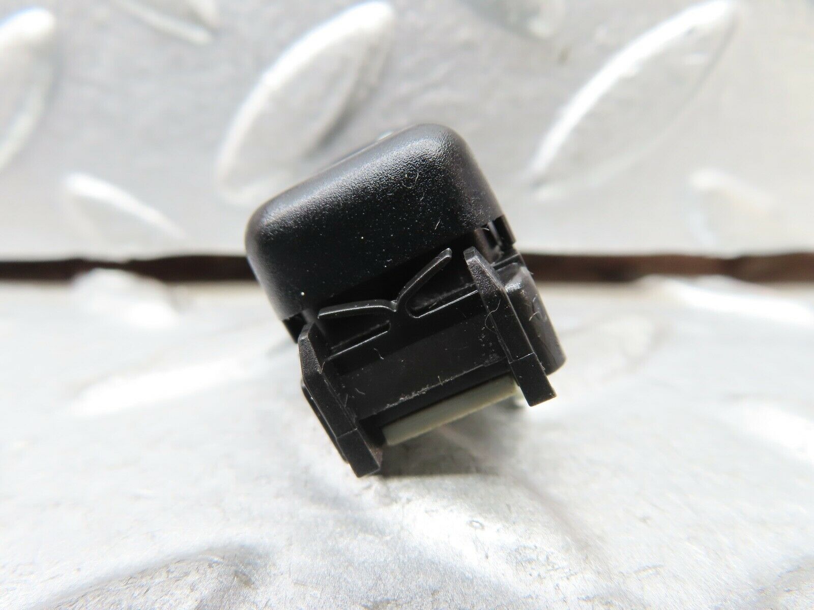 19720 Mercedes-Benz C140 CL420 Coupe Seat Belt Presenter Switch 1408206410