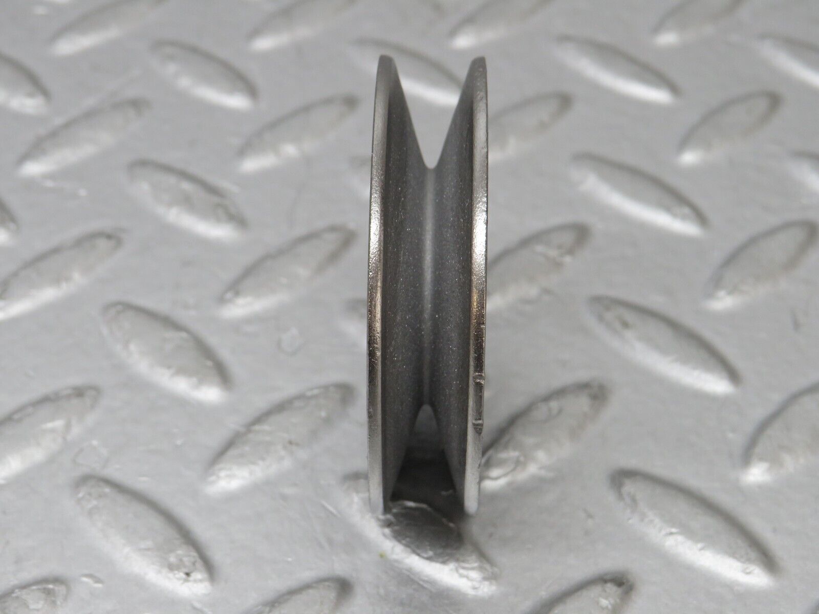 35937 Mercedes-Benz W108 Handbrake Cable Pulley