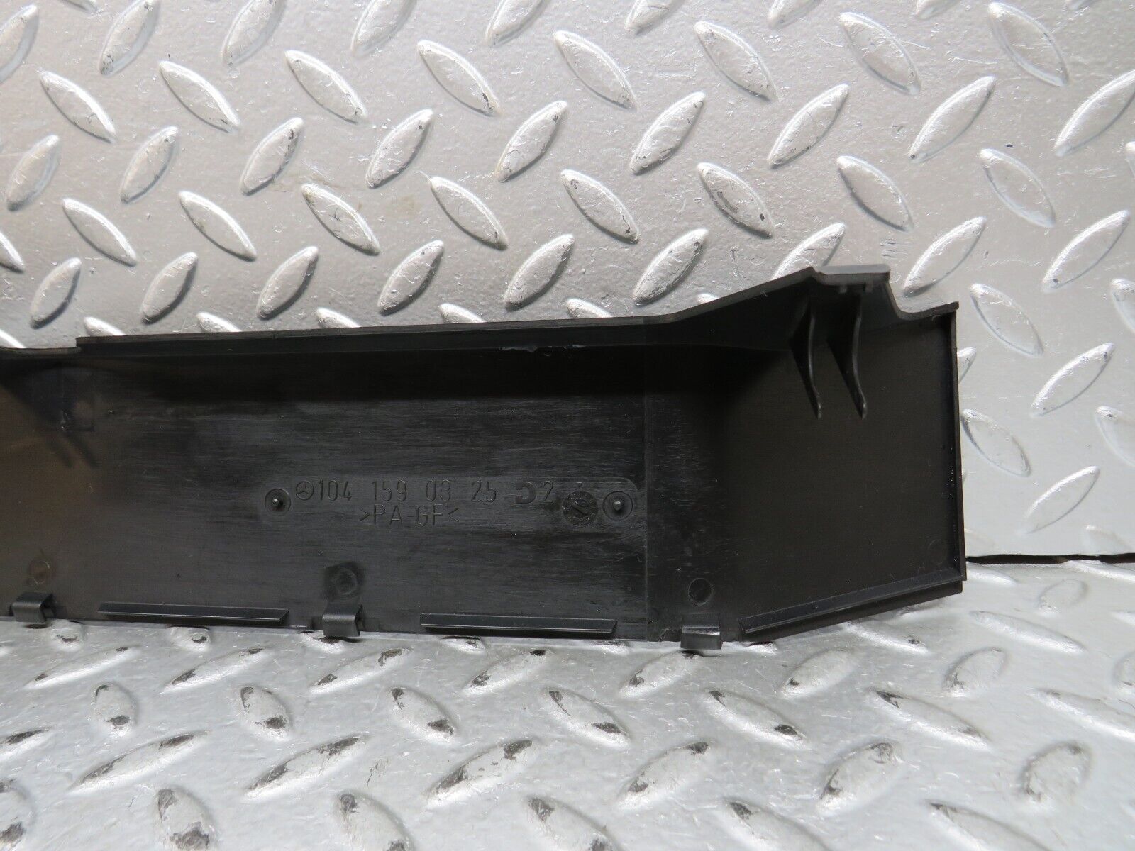 29005 Mercedes-Benz C124 320CE Coupe Ignition Wire Cover 1041590325