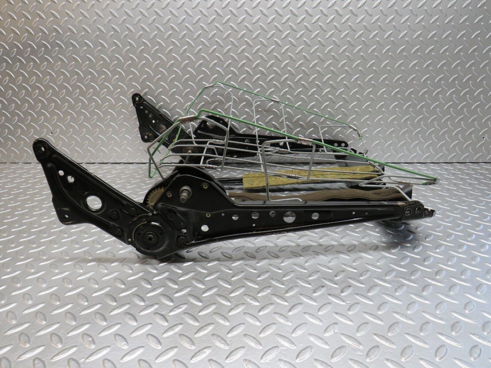 29499 Mercedes-Benz W124 230E Front Right Driver Seat Backrest