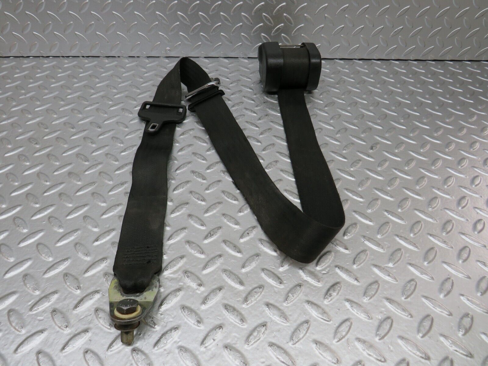 26979 Mercedes-Benz W123 240D Front Right Seat Belt 1238604886