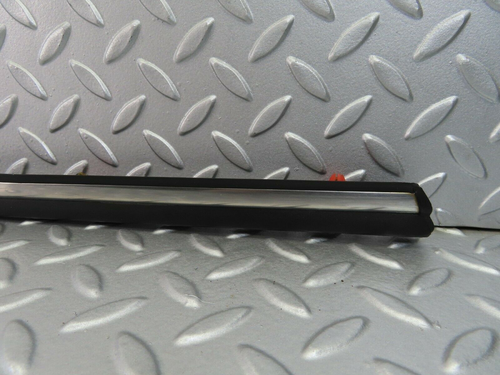 7251 Mercedes-Benz W116 450SE Centre Door Chrome Trim Front Left