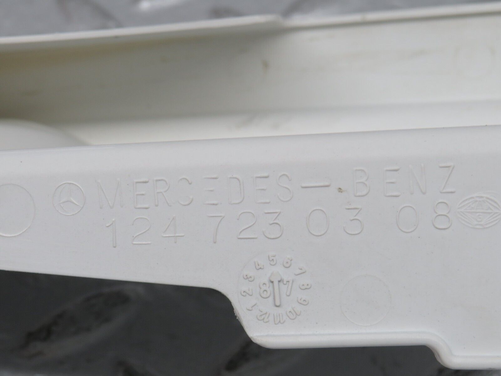32364 Mercedes-Benz S124 300TE Front Door Lock Cover 2x 1247230408 1247230308