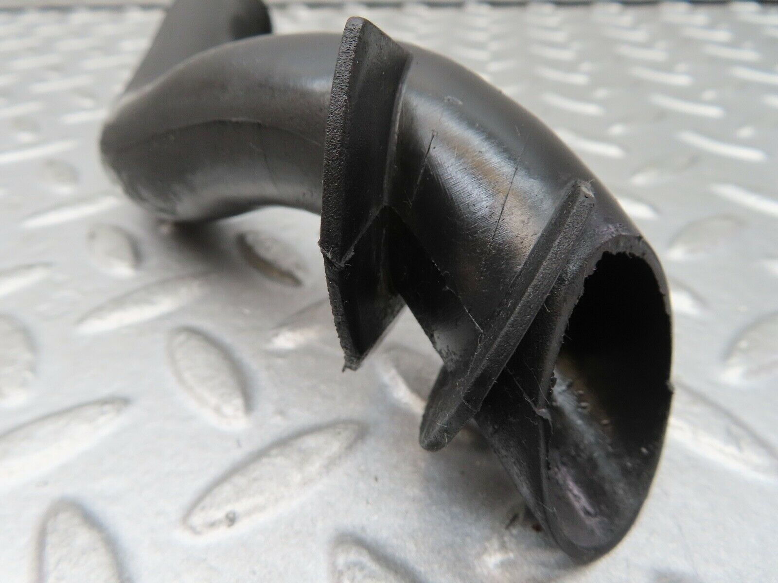 17293 Mercedes-Benz R129 300SL Coupe Water Drain Hose Pipe