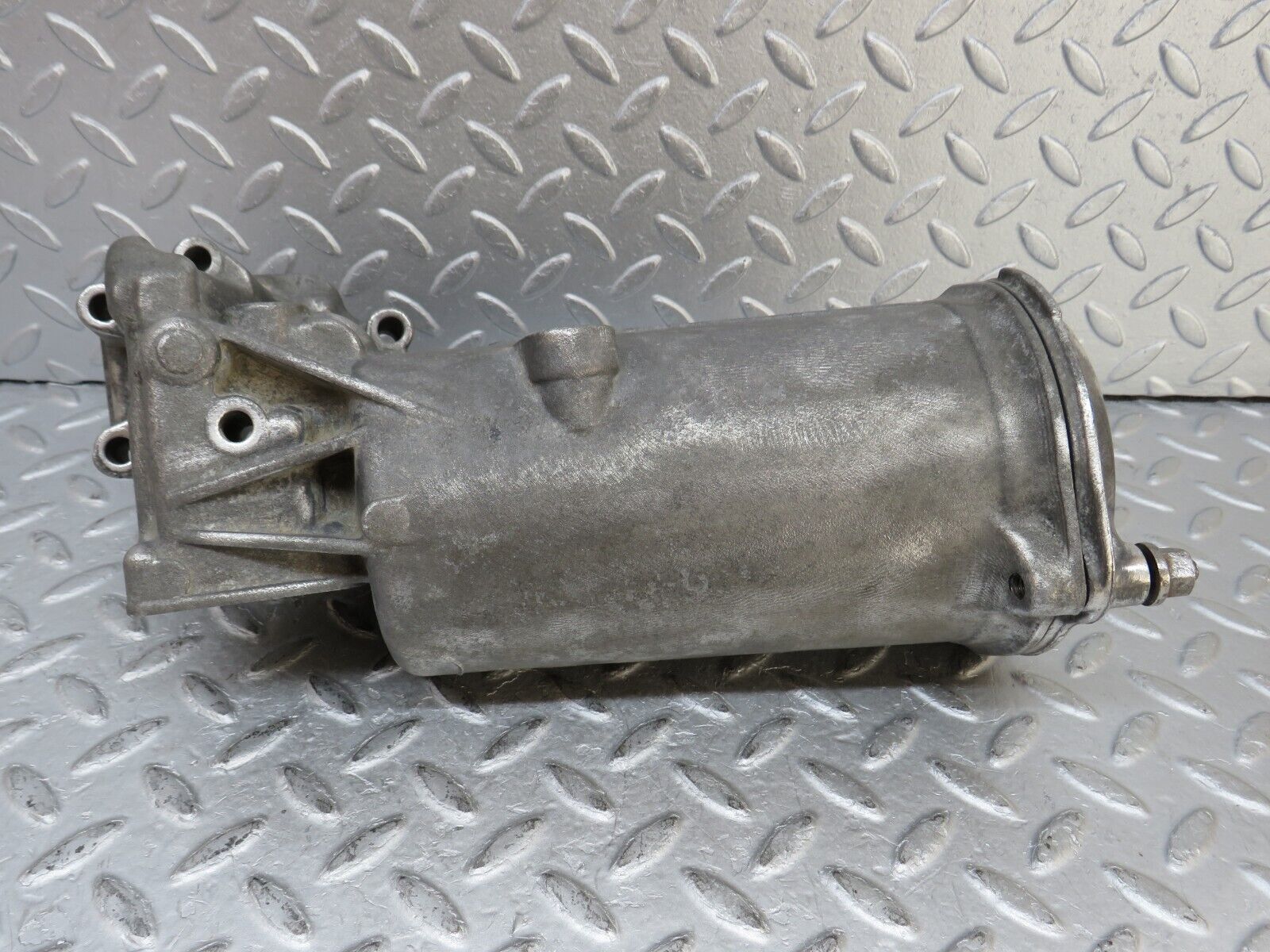 35924 Mercedes-Benz 240D OM616.912 Oil Filter Housing 6151840102 6171840125