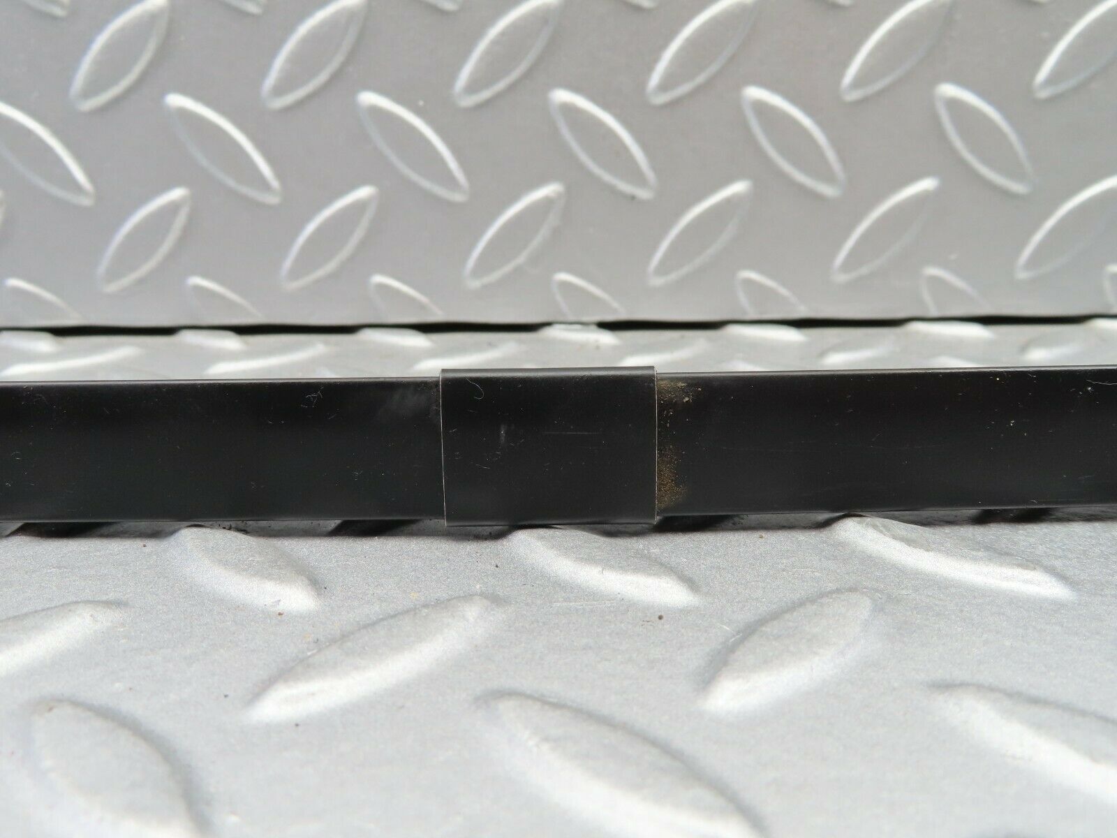 6713 Mercedes-Benz S124 E220 Wagon Rear Windscreen Surround