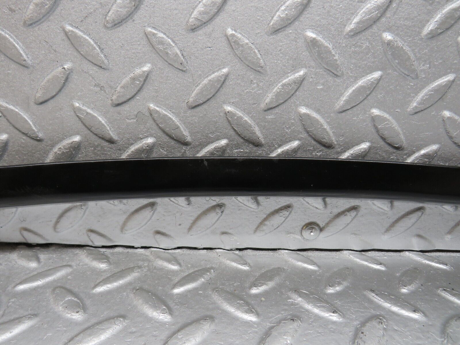 39660 Mercedes-Benz R129 320SL Coupe Left Door Front Window Channel