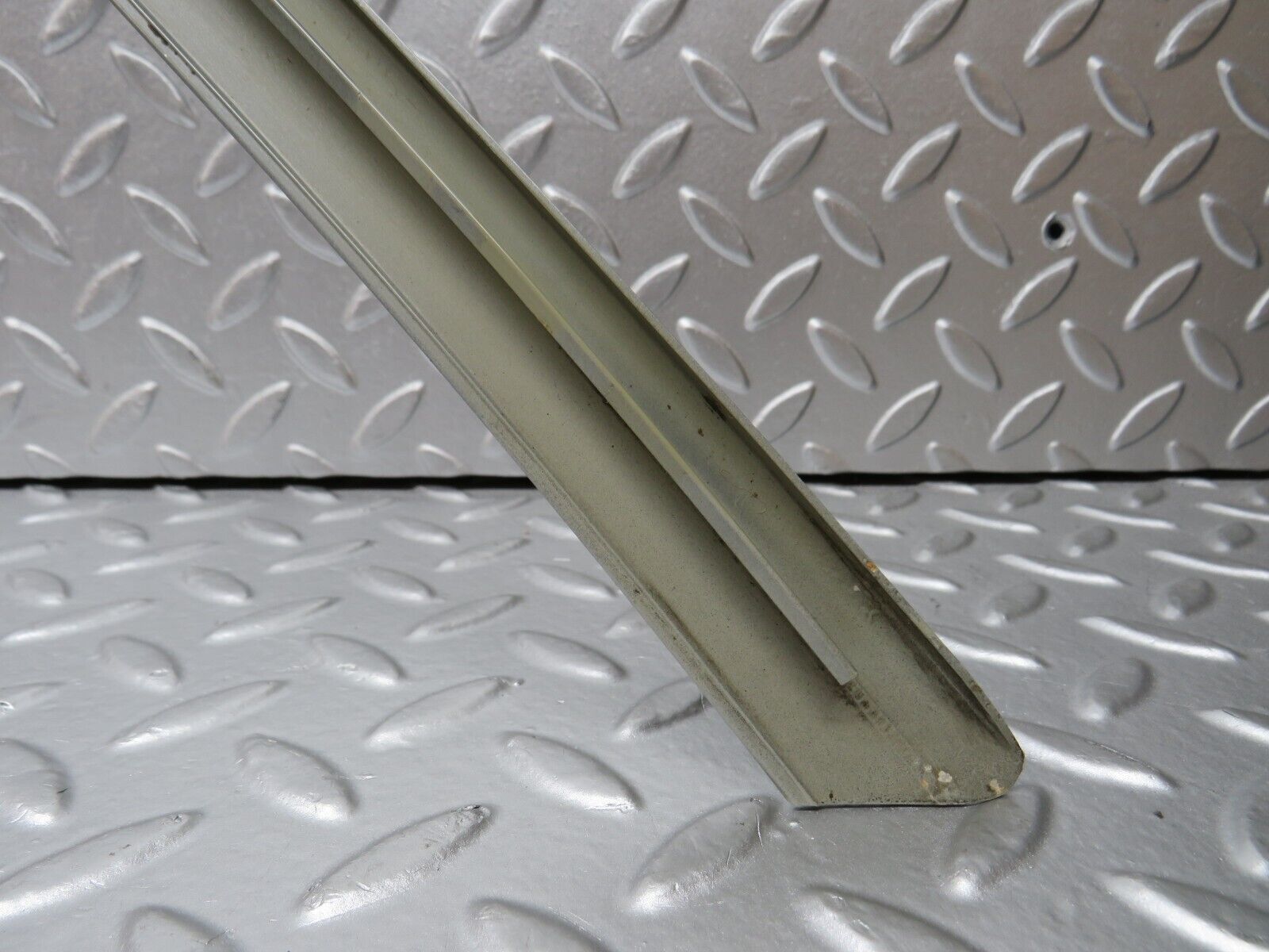 32312 Mercedes-Benz S124 300TE Wagon Front Left Door Exterior Frame Trim