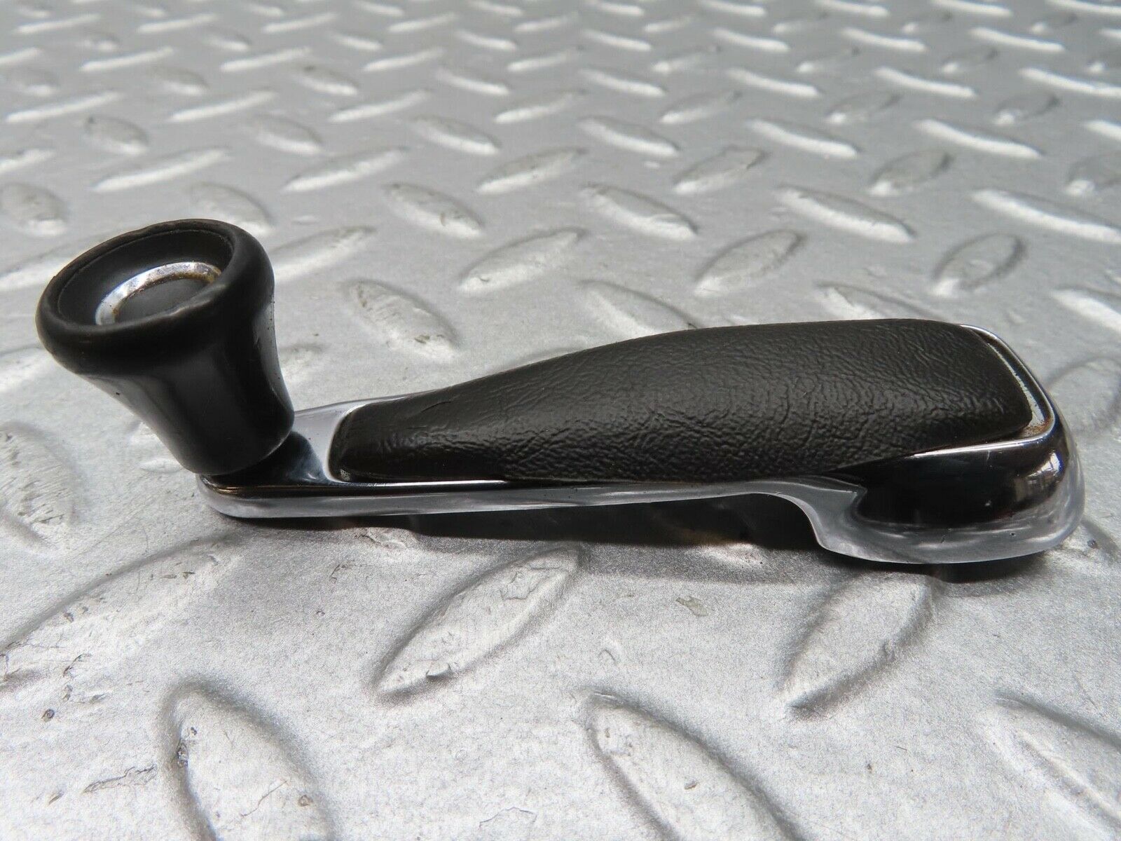13125 Mercedes-Benz W111 220S Window Lifter Crank Handle