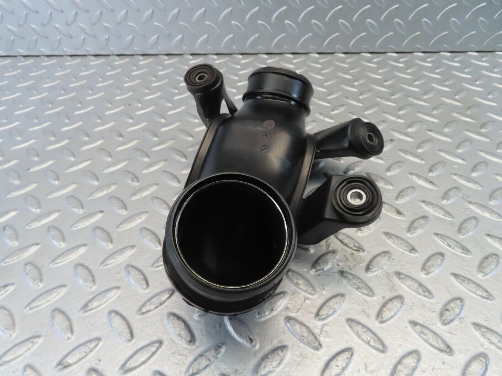 11224 Mercedes-Benz W221 S320 Air Intake Hose Pipe 2215200001