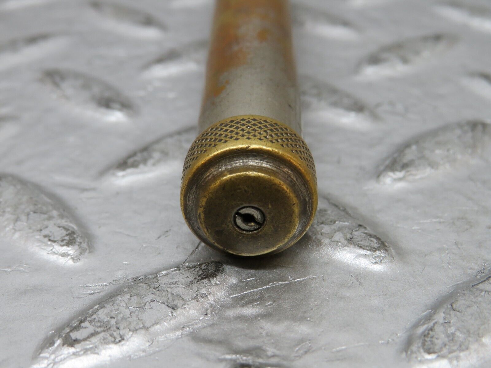 27021 Mercedes-Benz Tyre Pressure Gauge