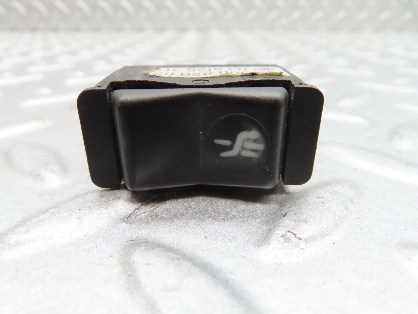 14333 Mercedes-Benz W116 350SE Sunroof Switch 0008206210