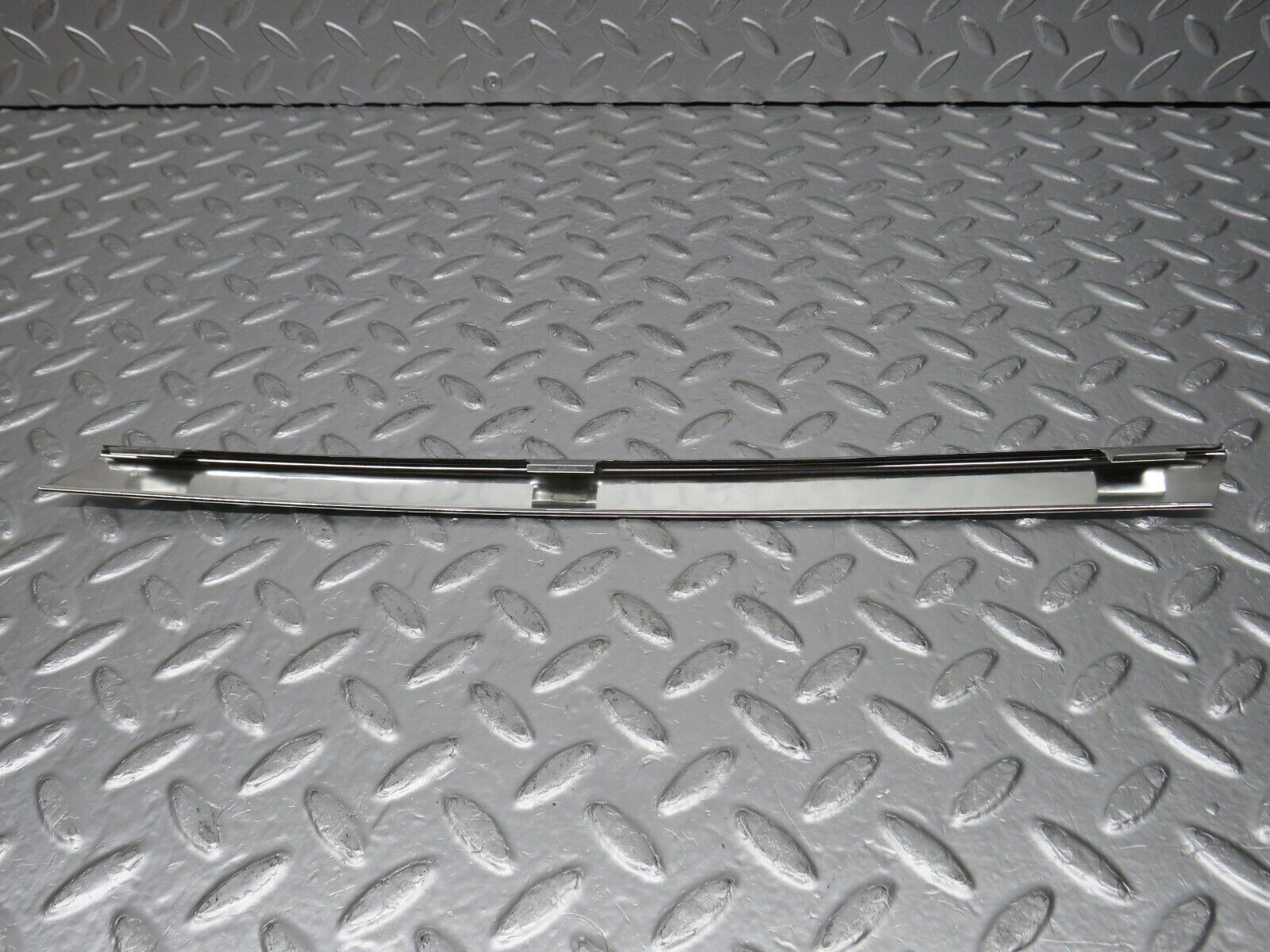 0742 Mercedes-Benz C107 350SLC Coupe Rear Left Window Chrome