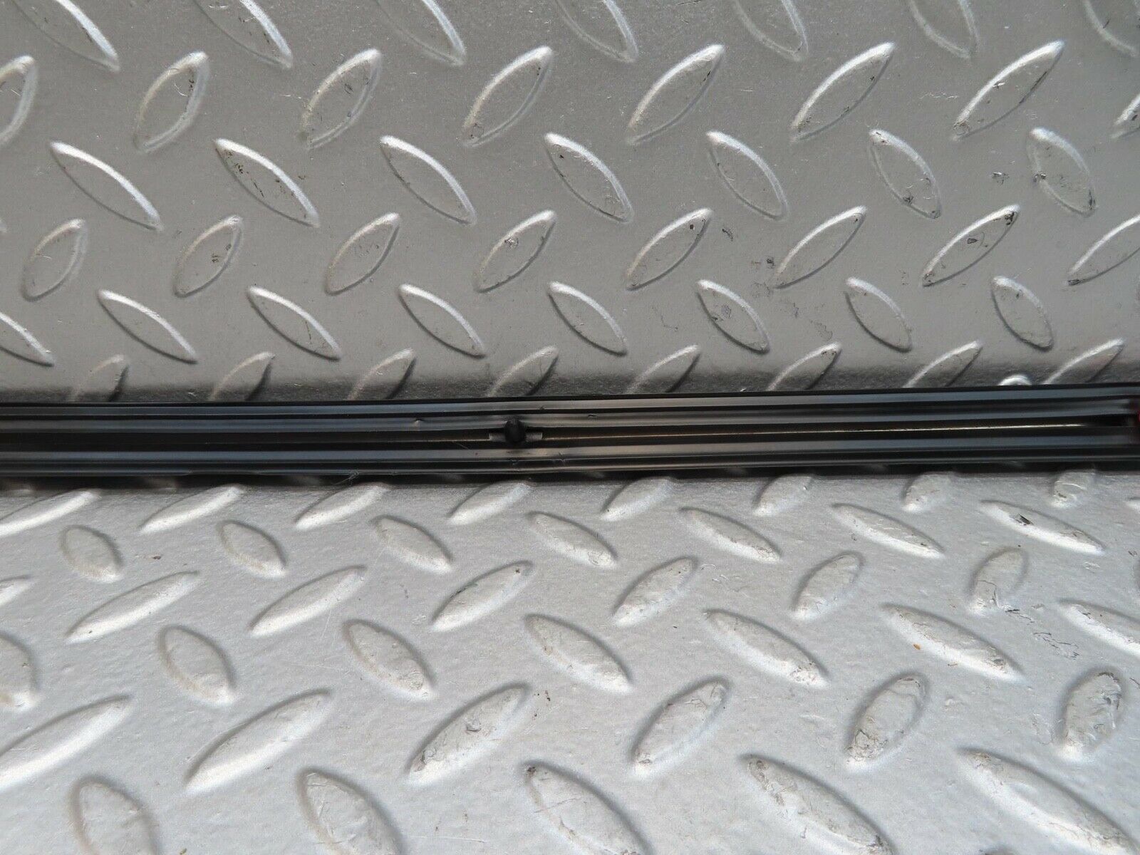 15834 Mercedes-Benz W123 280E Front Left Fender Wing Centre Moulding Trim