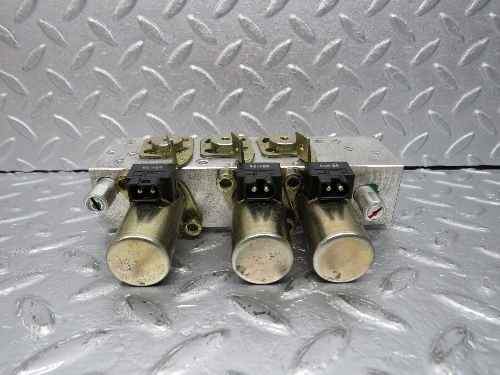 39462 Mercedes-Benz R129 320SL Coupe Roof Hydraulic Valve Right 1298002478