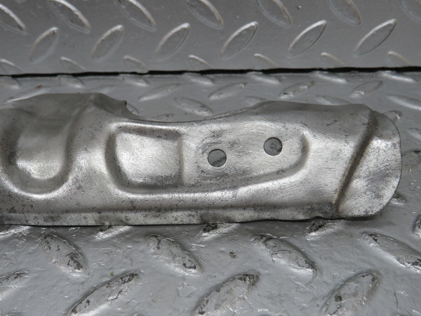 33126 Mercedes-Benz W126 380 V8 M116 Exhaust Manifold Heat Shield