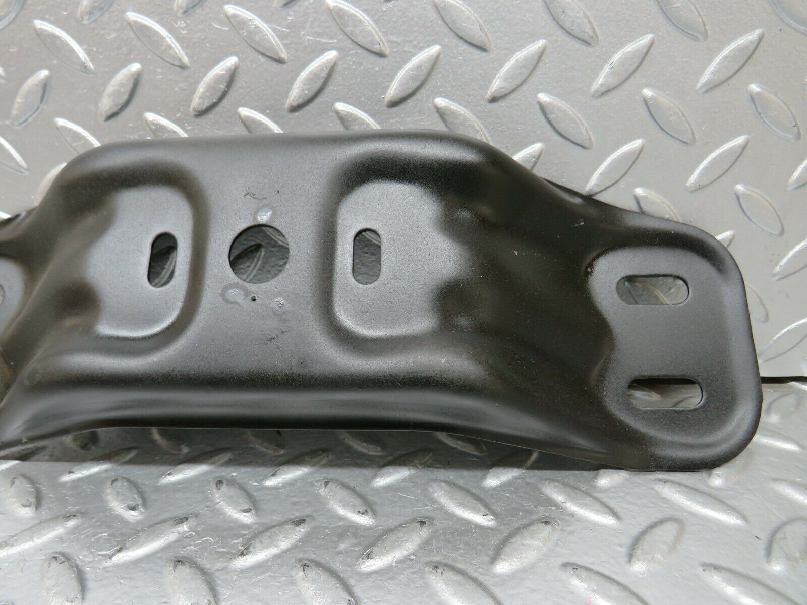 24349 Mercedes-Benz S124 220TE Wagon Gearbox Mount Bracket Holder