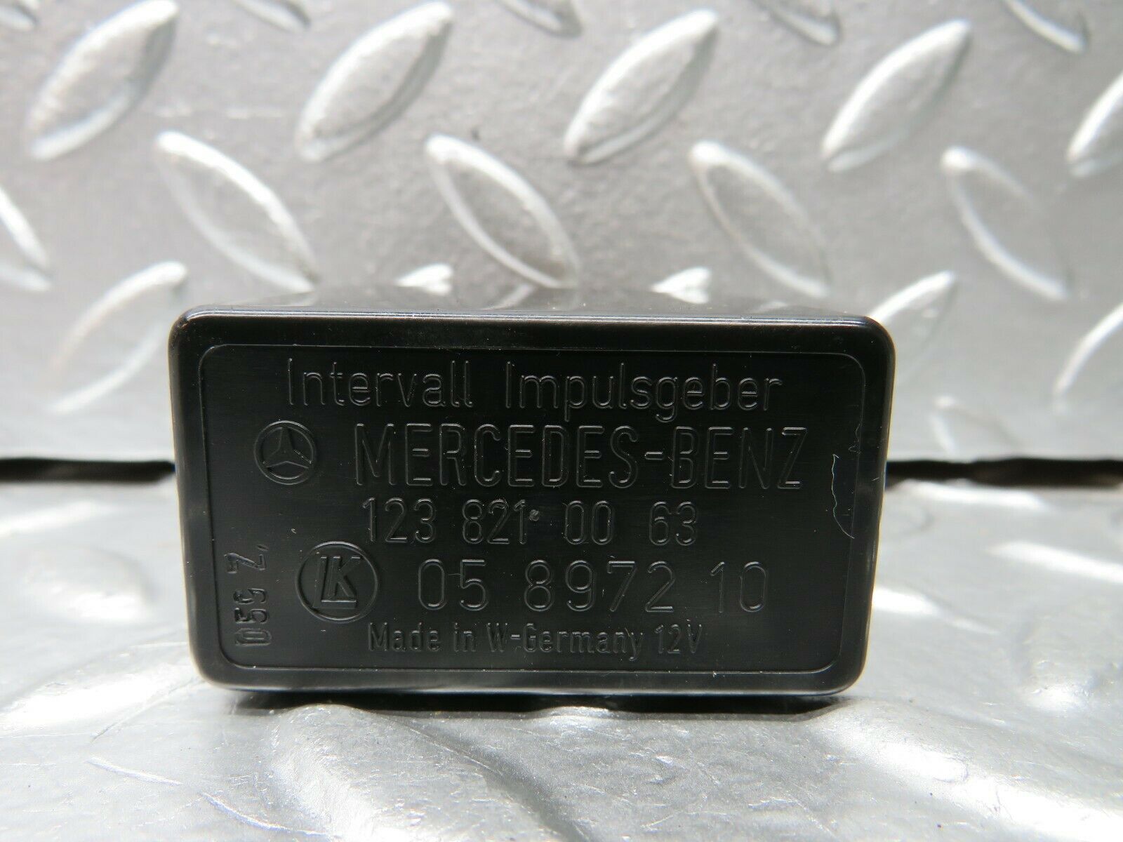 22698 Mercedes-Benz C107 450SLC Coupe Wiper Control Relay 1238210063