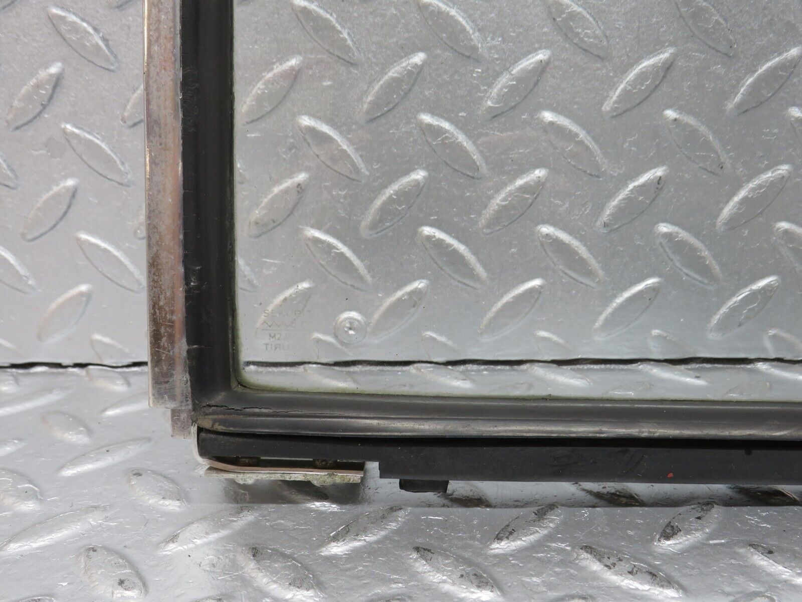 40499 Mercedes-Benz W110 230 Rear Left Quarter Window Glass 1107350124