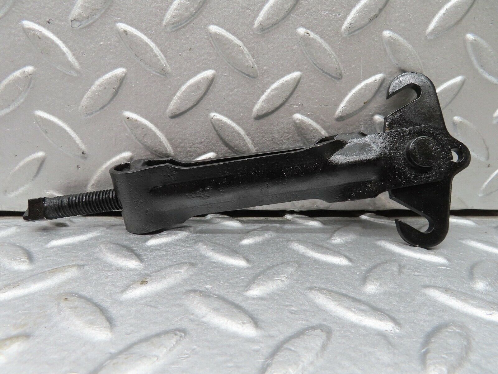 18165 Mercedes-Benz W123 200 Handbrake Regulator