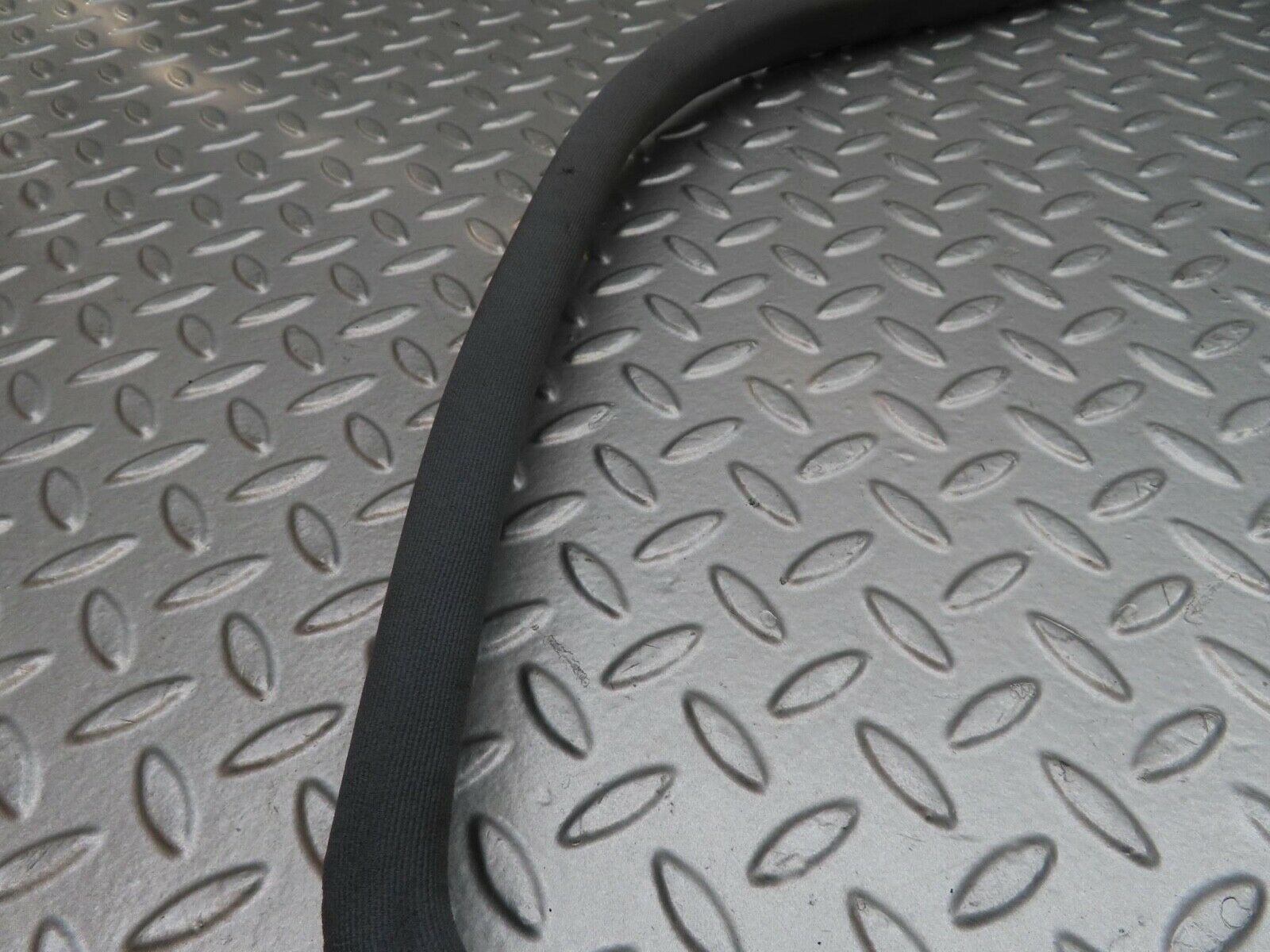 15019 Mercedes-Benz W140 S320 Front Right Door Seal