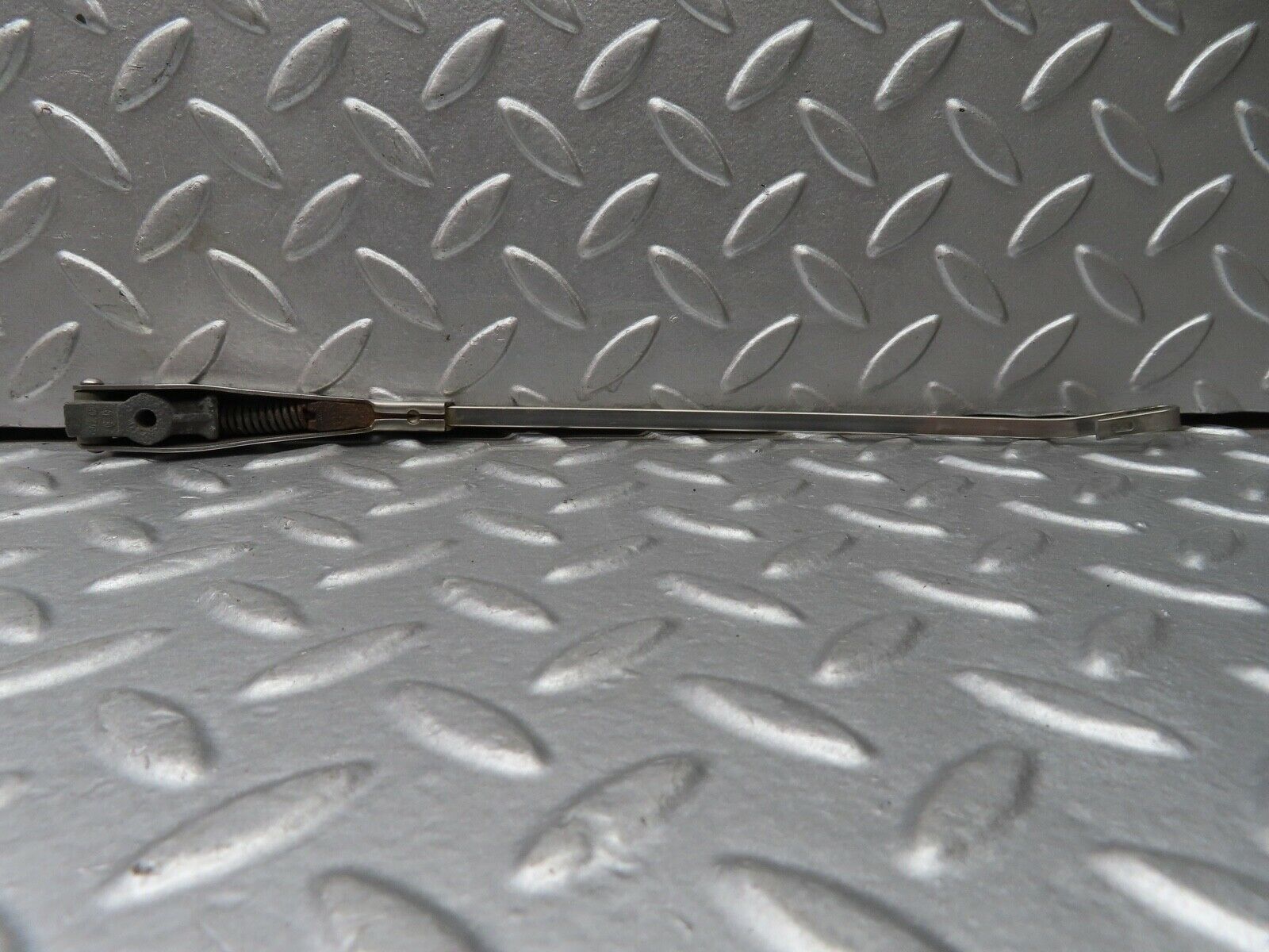 18674 Mercedes-Benz W120 W121 Ponton Wiper Arm