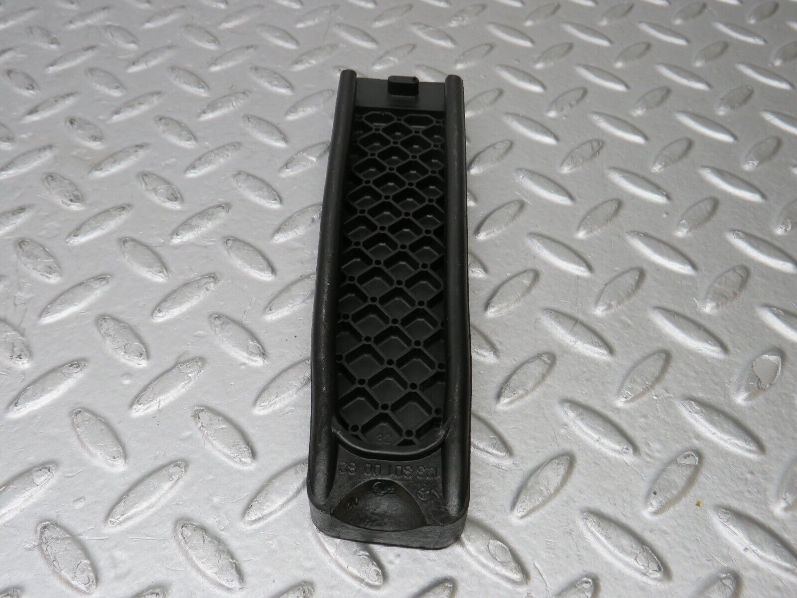 36884 Mercedes-Benz C126 420SEC Coupe Accelerator Pedal Rubber 1233010082