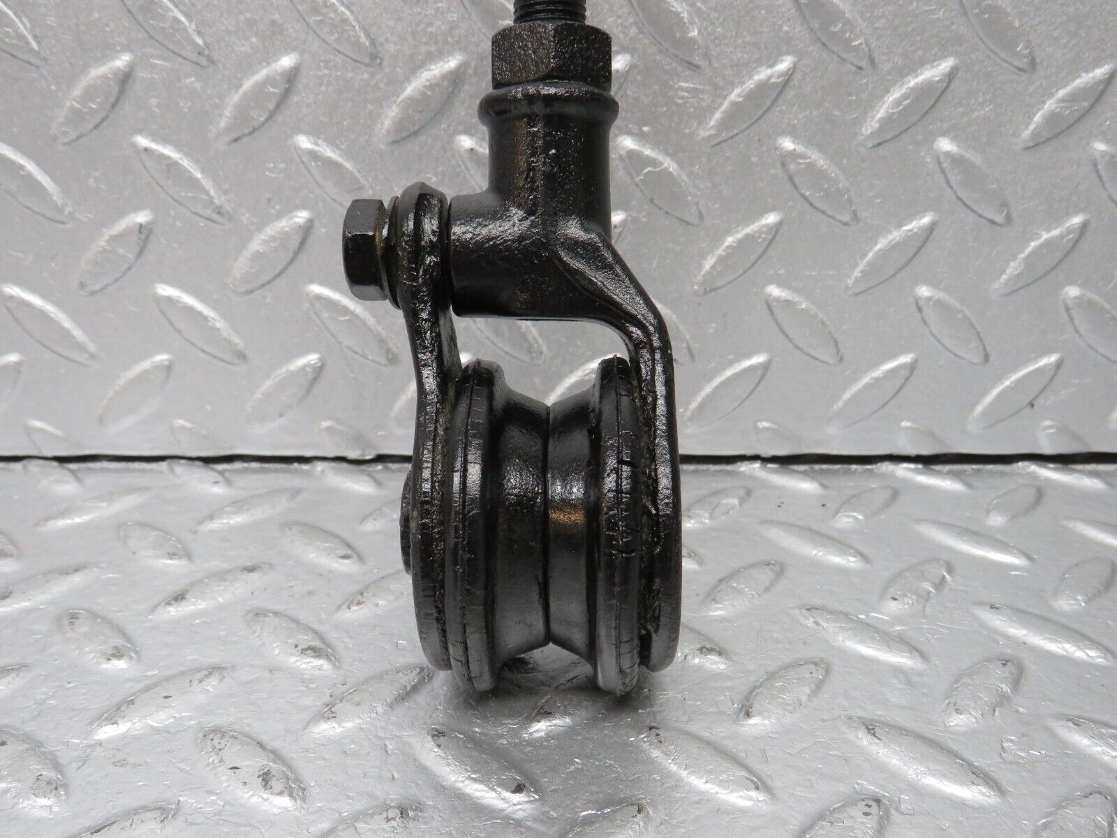 40433 Mercedes-Benz W110 230 Strut Rear Axle Mount 1113510240 1113510340