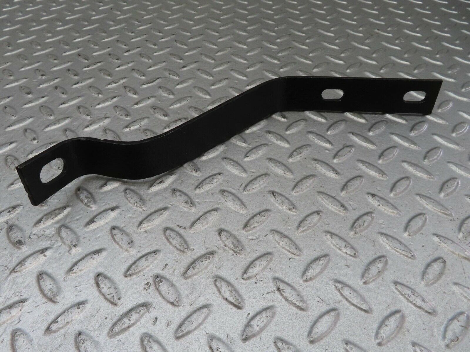 13882 Mercedes-Benz C107 280SLC Front Bumper Bracket