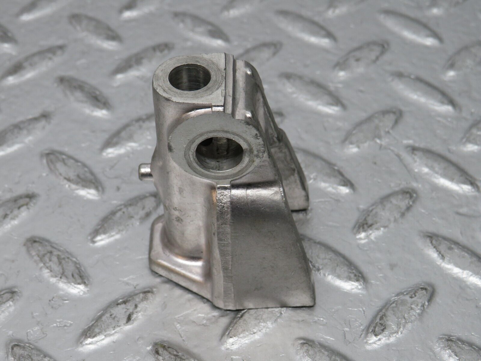 0278 Mercedes-Benz W123 220D Rocker Arm Support 6150550110