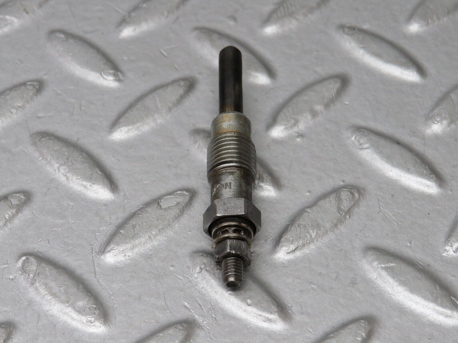 35889 Mercedes-Benz 240D OM616.912 Glow Plug NGK Y-902R