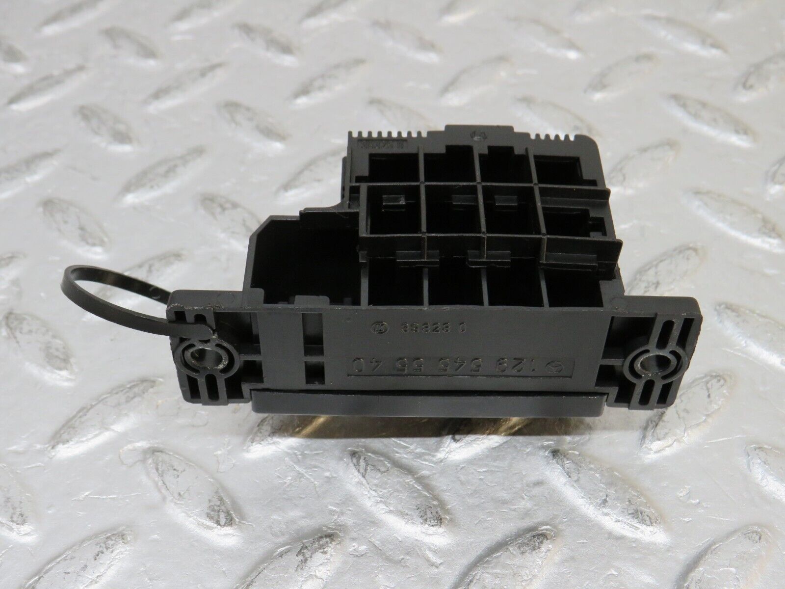 37917 Mercedes-Benz A124 320E Cabriolet Diagnostic Connector 1295455540 1295450003