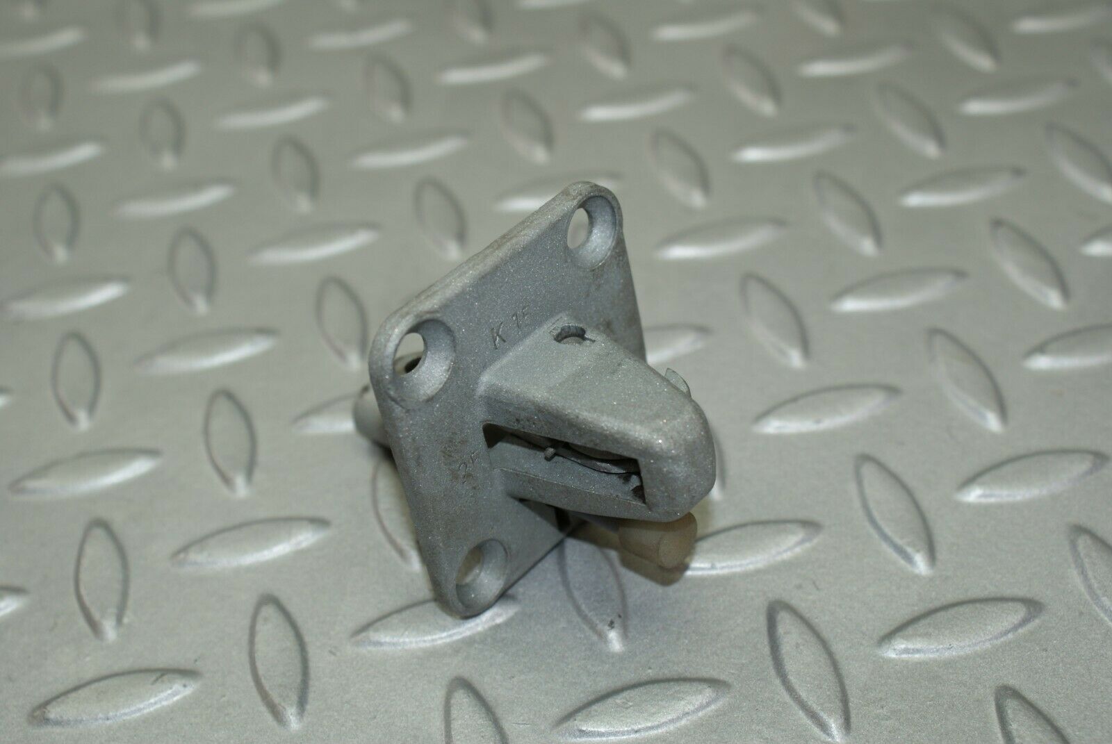 3211 Mercedes-Benz W115 220D Bonnet Lock Latch