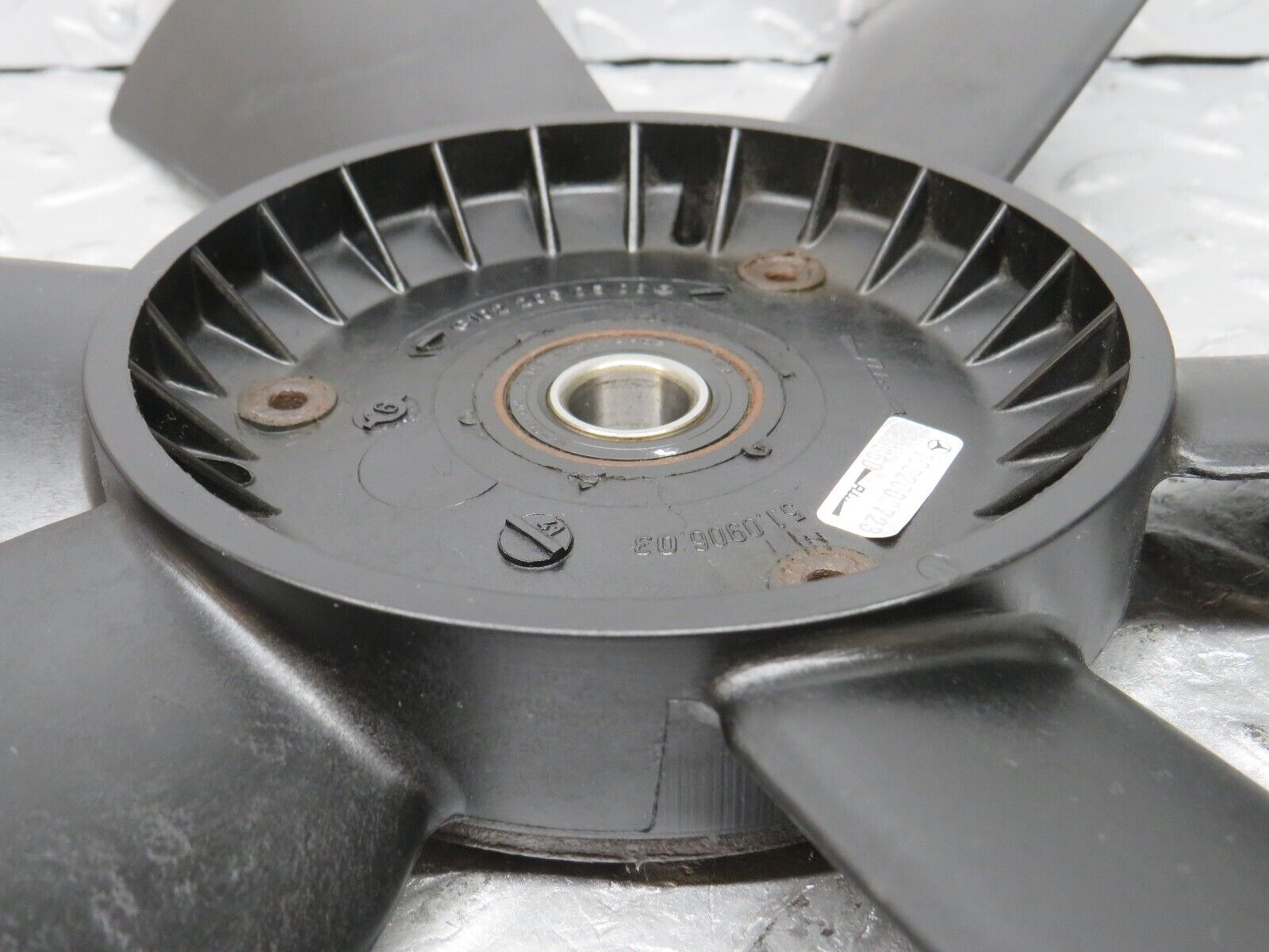 36651 Mercedes-Benz W201 190E 2.0L Engine Cooling Fan 1022050506