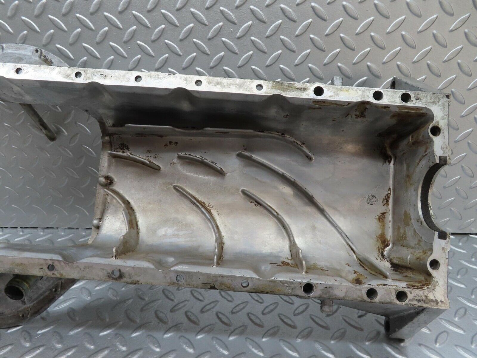 16015 Mercedes-Benz W123 280E Oil Pan Oil Sump 1100140702