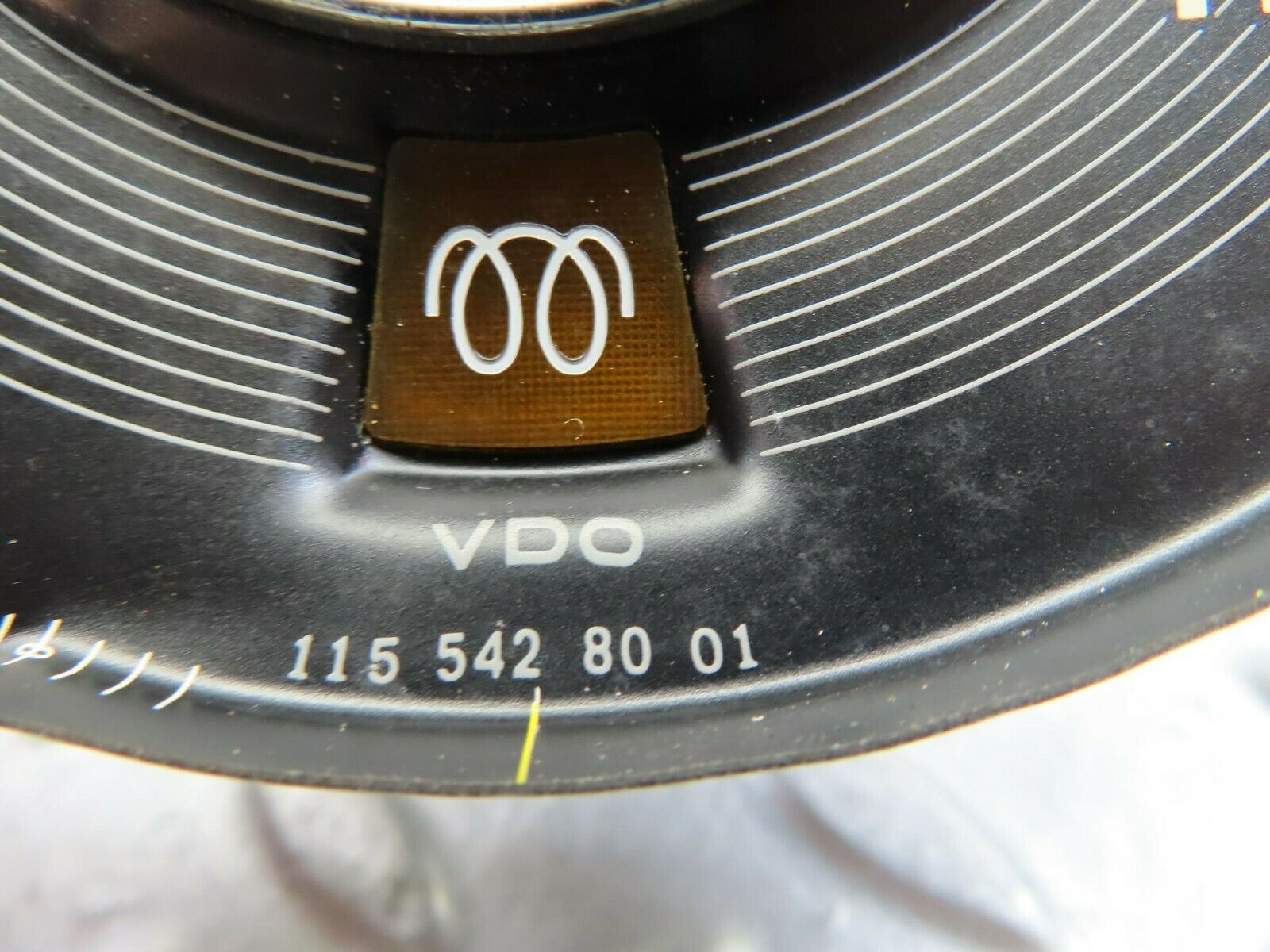 8190 Mercedes-Benz W115 Instrument Cluster Speedometer 1155428001